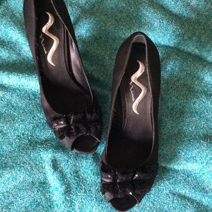 Black formal heels